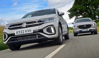 VW T-Roc and Mazda CX-30: Front tracking